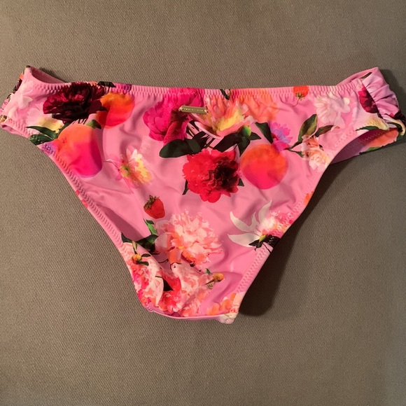 NWT VS Swim pink floral full coverage bikini bottom. - Picture 3 of 5